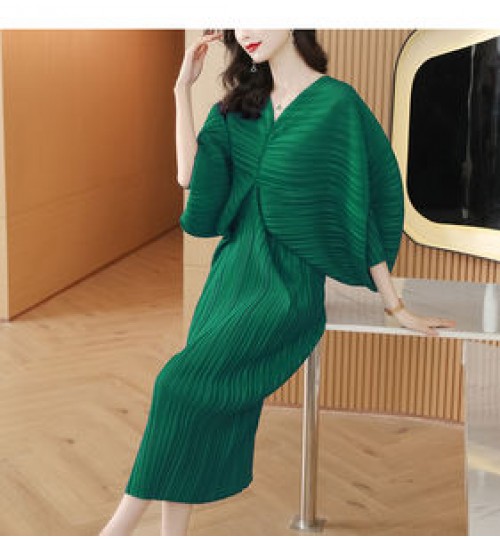 Design Sense Pleated Bat Sleeve V-neck Dress 2022 Summer New Plus Size Western Style Casual Loose Long Skirt